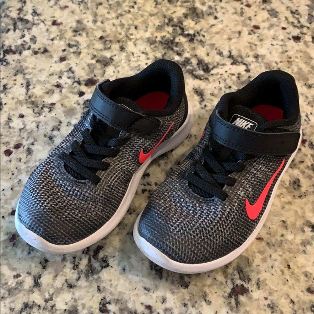 Nike girls sneakers